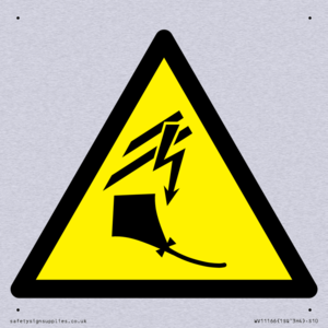 W505 Warning: Kite flying near overhead power lines